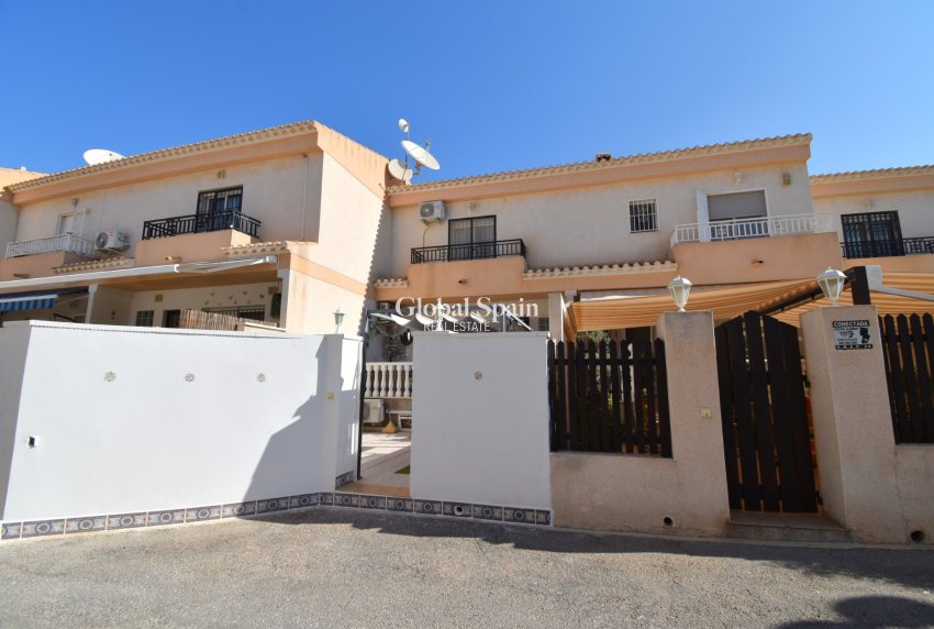 Wederverkoop - HUIS -
Orihuela Costa - Playa Flamenca