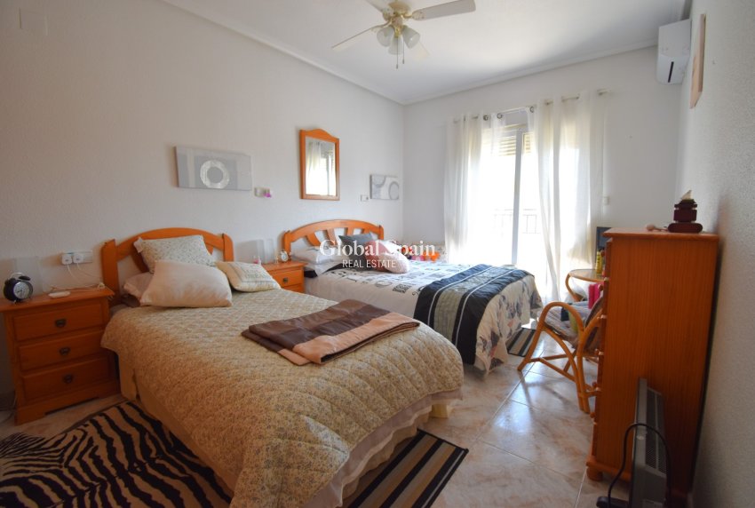 Wederverkoop - HUIS -
Orihuela Costa - Playa Flamenca