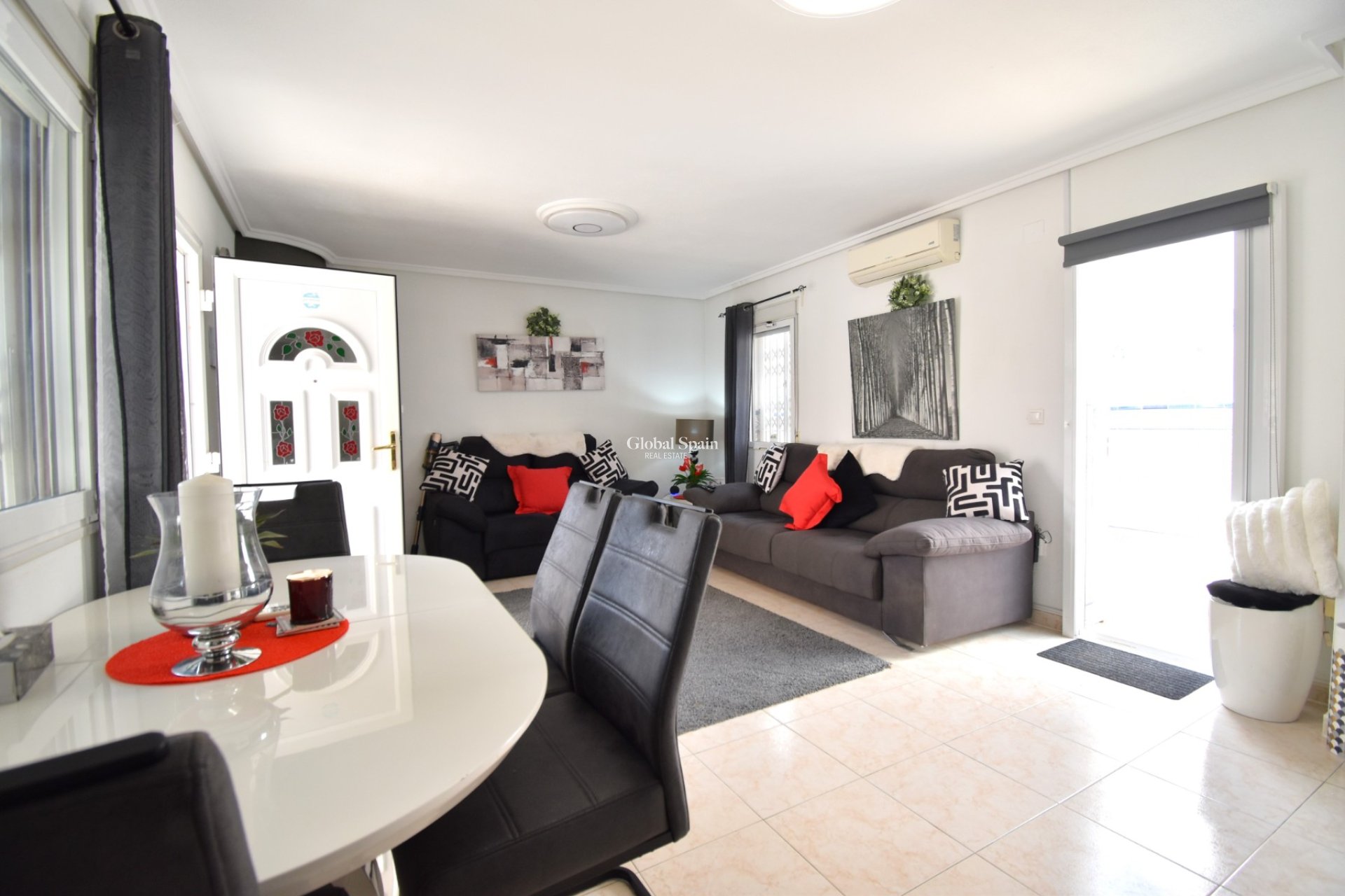 Wederverkoop - HUIS -
Orihuela Costa - Playa Flamenca