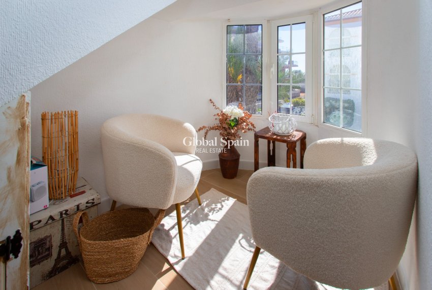 Wederverkoop - HUIS -
ORIHUELA COSTA - Playa Flamenca