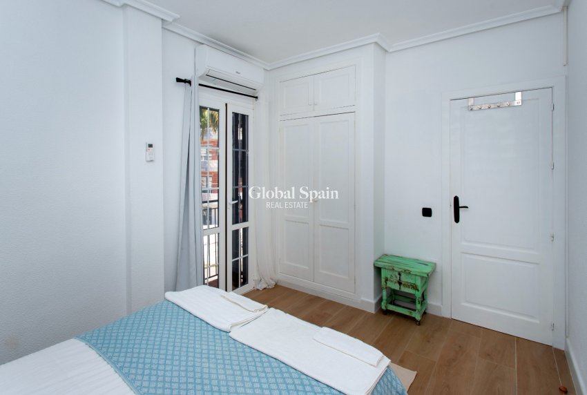Wederverkoop - HUIS -
ORIHUELA COSTA - Playa Flamenca