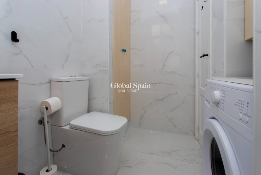 Wederverkoop - HUIS -
ORIHUELA COSTA - Playa Flamenca