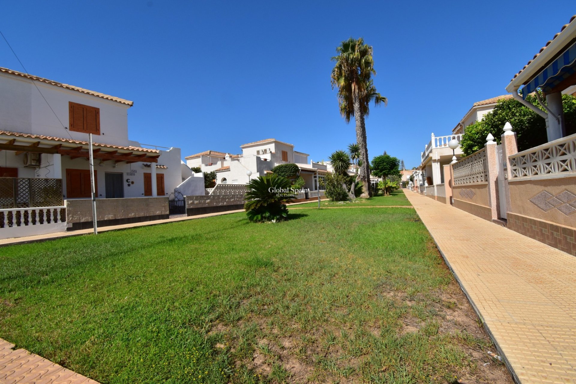 Wederverkoop - HUIS -
ORIHUELA COSTA - Playa Flamenca