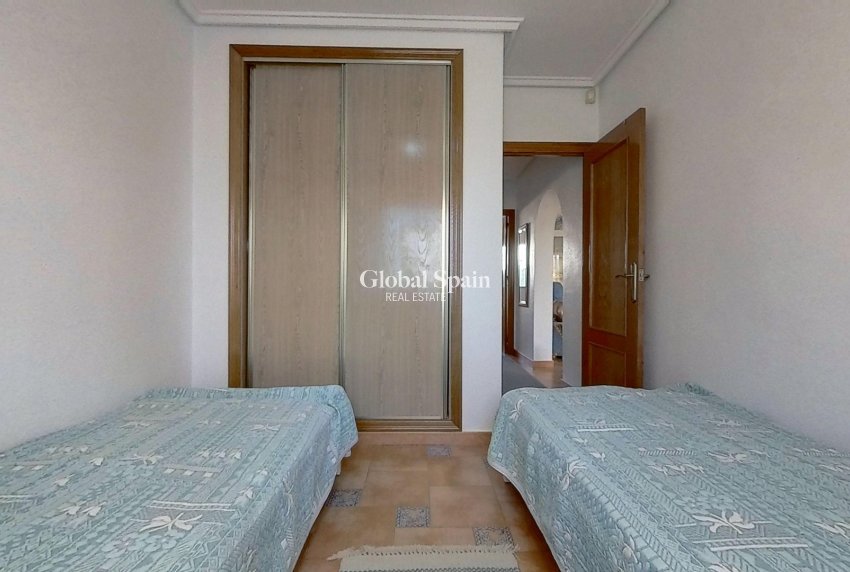 Wederverkoop - Huis -
ORIHUELA COSTA - Playa Flamenca