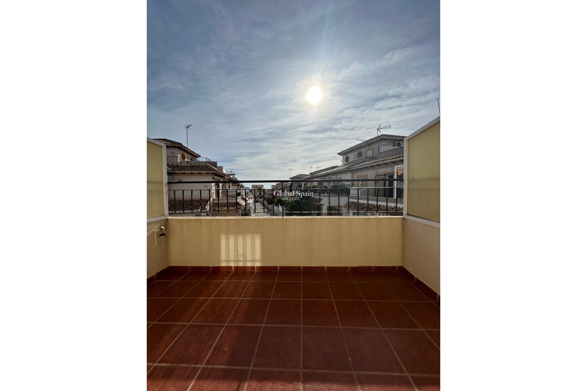 Wederverkoop - HUIS -
ORIHUELA COSTA - Punta Prima