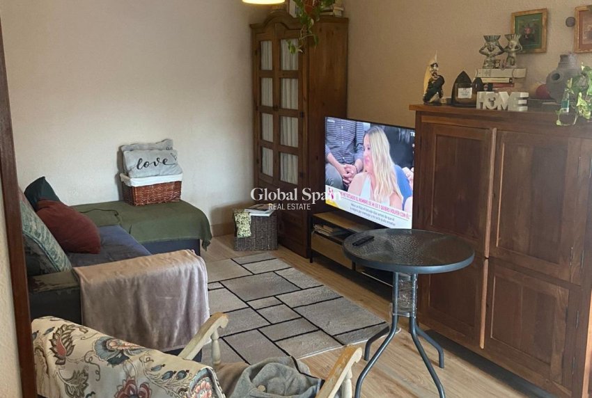 Wederverkoop - HUIS -
ORIHUELA COSTA - Punta Prima