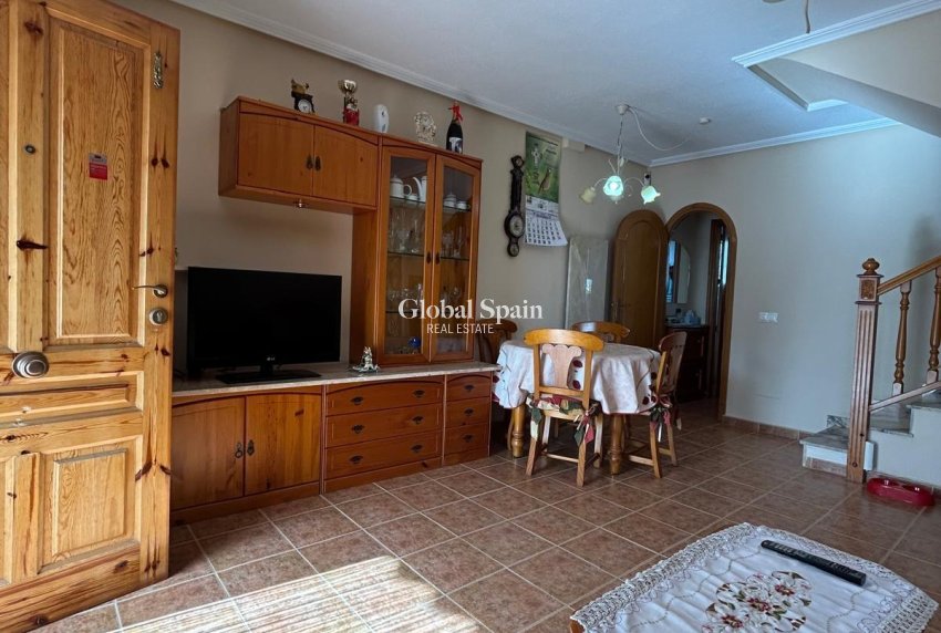 Wederverkoop - HUIS -
ORIHUELA COSTA - Punta Prima