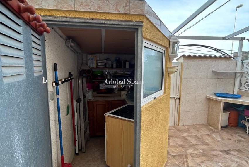 Wederverkoop - HUIS -
ORIHUELA COSTA - Punta Prima