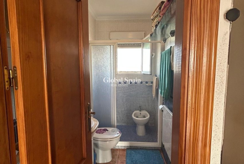 Wederverkoop - HUIS -
ORIHUELA COSTA - Punta Prima