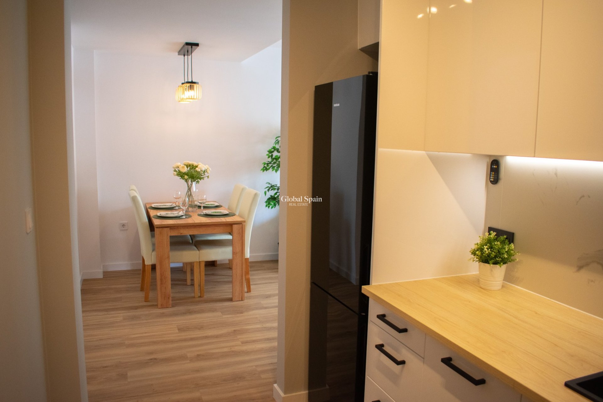 Wederverkoop - HUIS -
ORIHUELA COSTA - Punta Prima