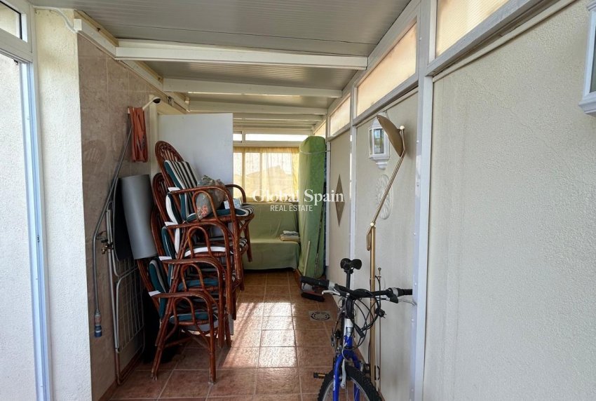 Wederverkoop - HUIS -
ORIHUELA COSTA - Punta Prima