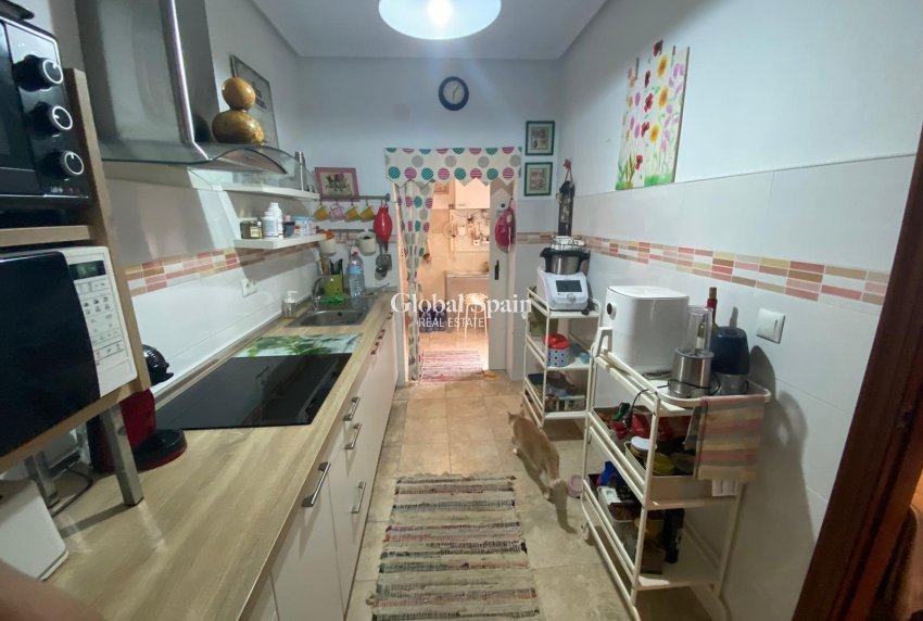 Wederverkoop - HUIS -
ORIHUELA COSTA - Punta Prima