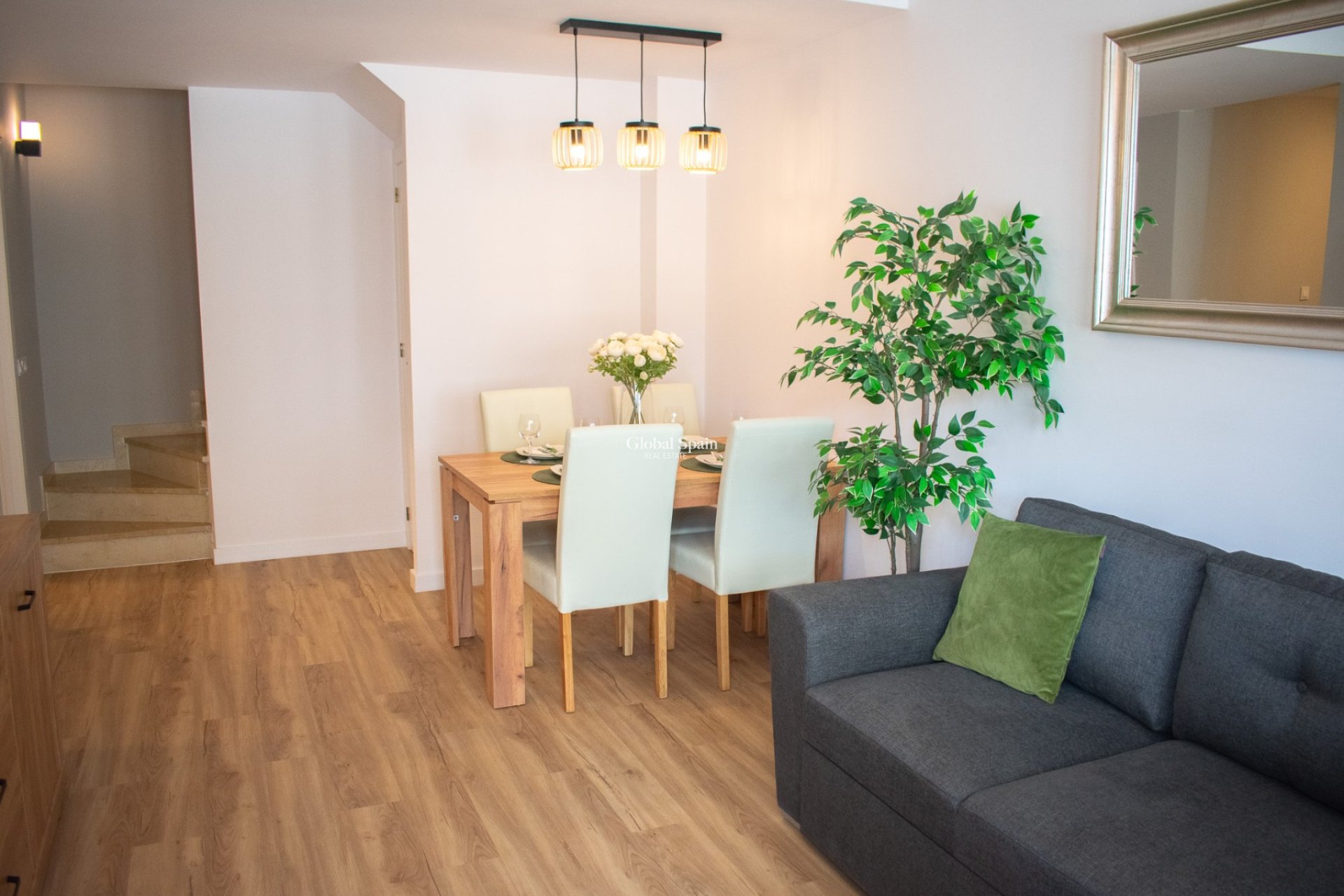 Wederverkoop - HUIS -
ORIHUELA COSTA - Punta Prima