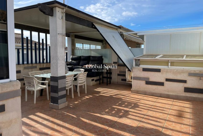 Wederverkoop - HUIS -
ORIHUELA COSTA - Punta Prima