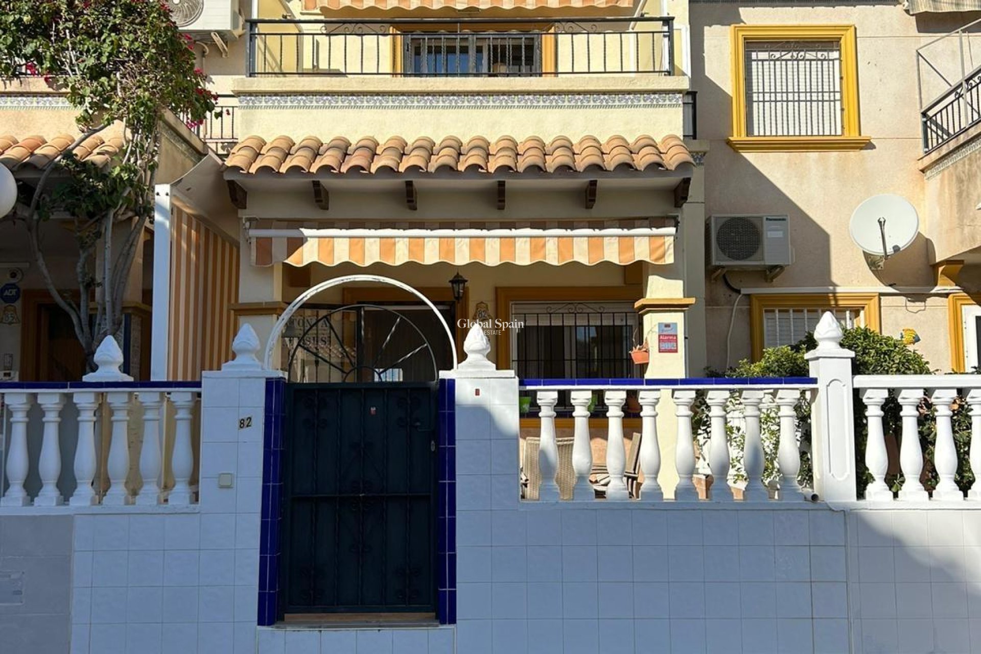 Wederverkoop - HUIS -
ORIHUELA COSTA - Punta Prima