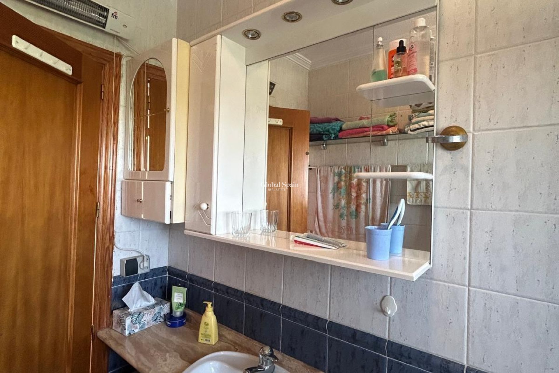 Wederverkoop - HUIS -
ORIHUELA COSTA - Punta Prima