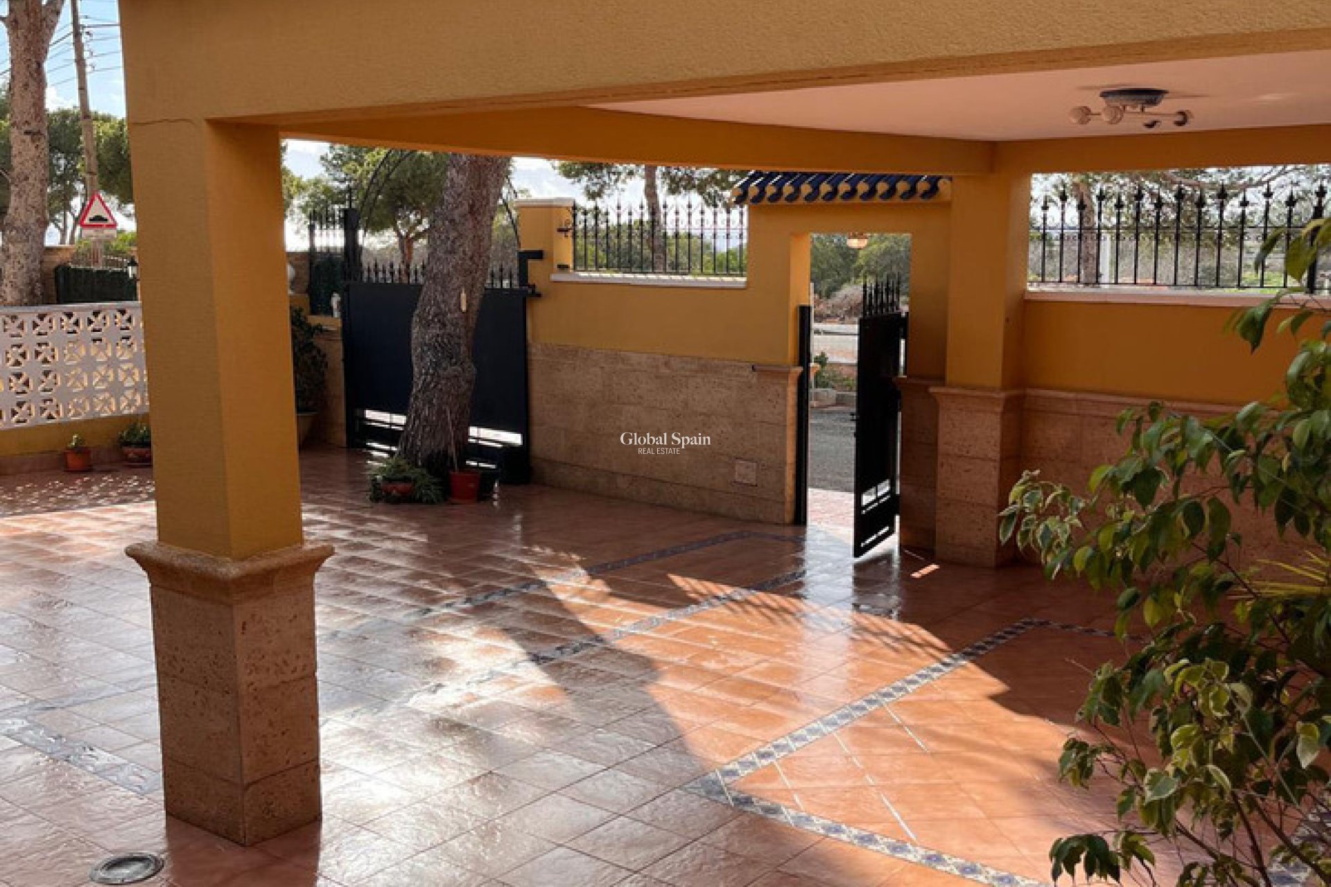 Wederverkoop - HUIS -
ORIHUELA COSTA - Punta Prima