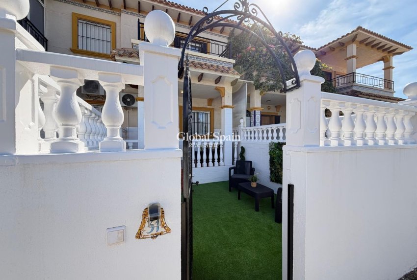 Wederverkoop - HUIS -
ORIHUELA COSTA - Rocio Del Mar