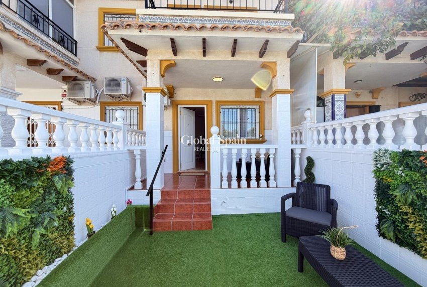 Wederverkoop - HUIS -
ORIHUELA COSTA - Rocio Del Mar