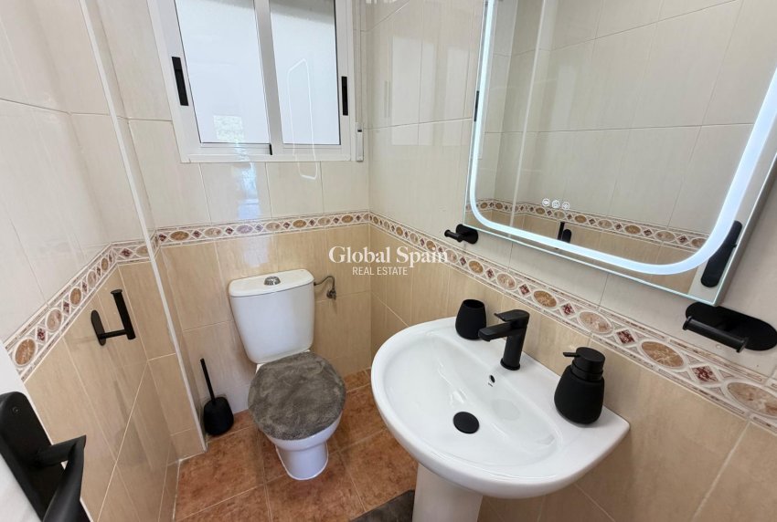 Wederverkoop - HUIS -
ORIHUELA COSTA - Rocio Del Mar
