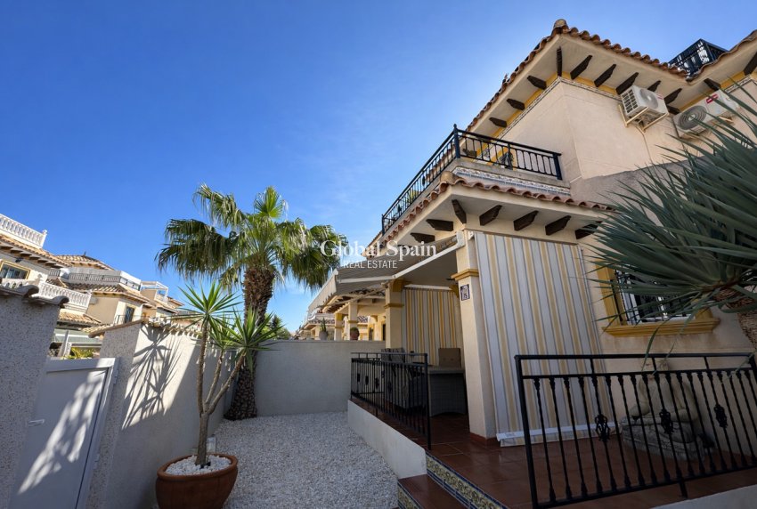 Wederverkoop - HUIS -
ORIHUELA COSTA - Villa's San Jose IV