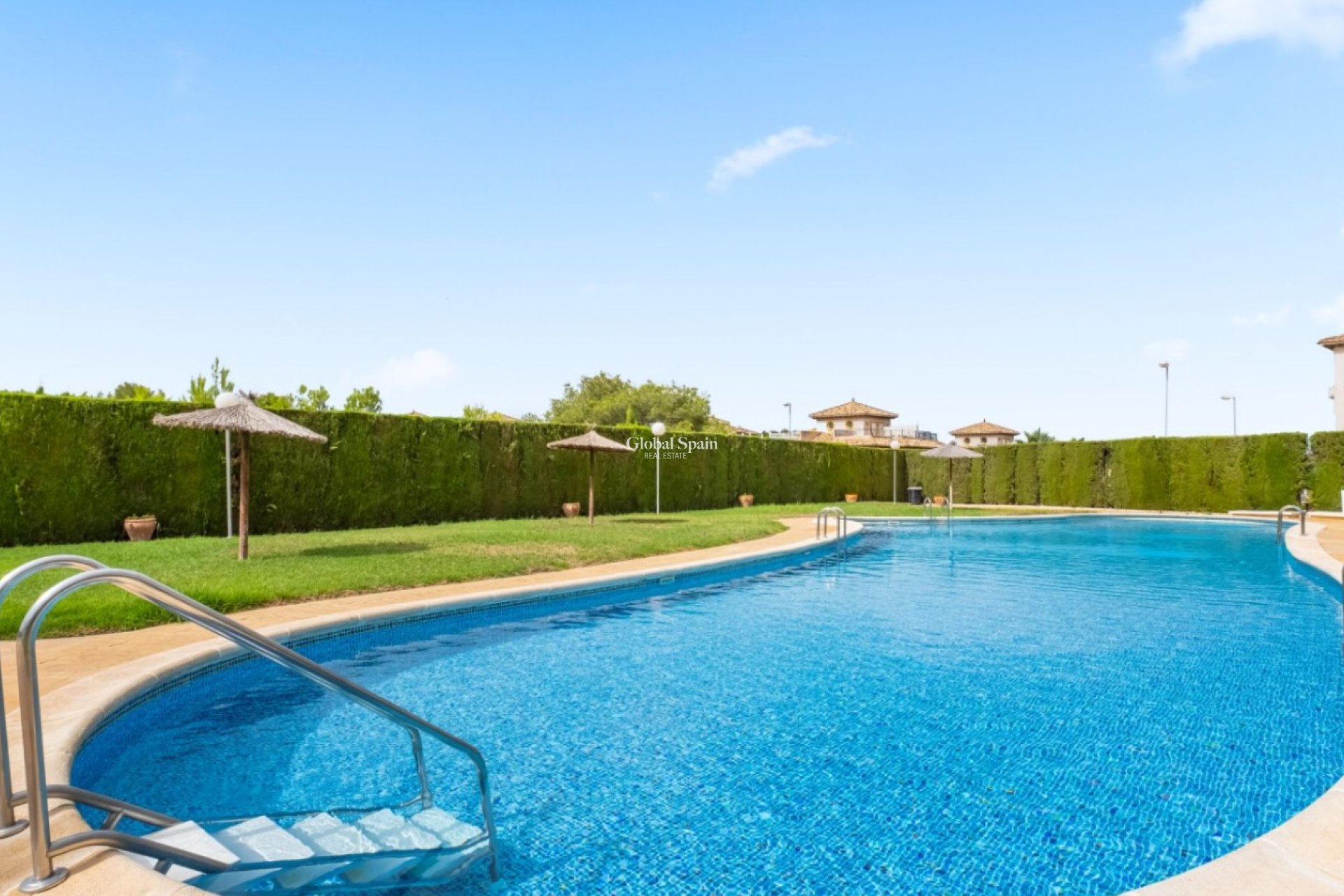 Wederverkoop - Huis -
ORIHUELA COSTA - VILLAMARTÍN