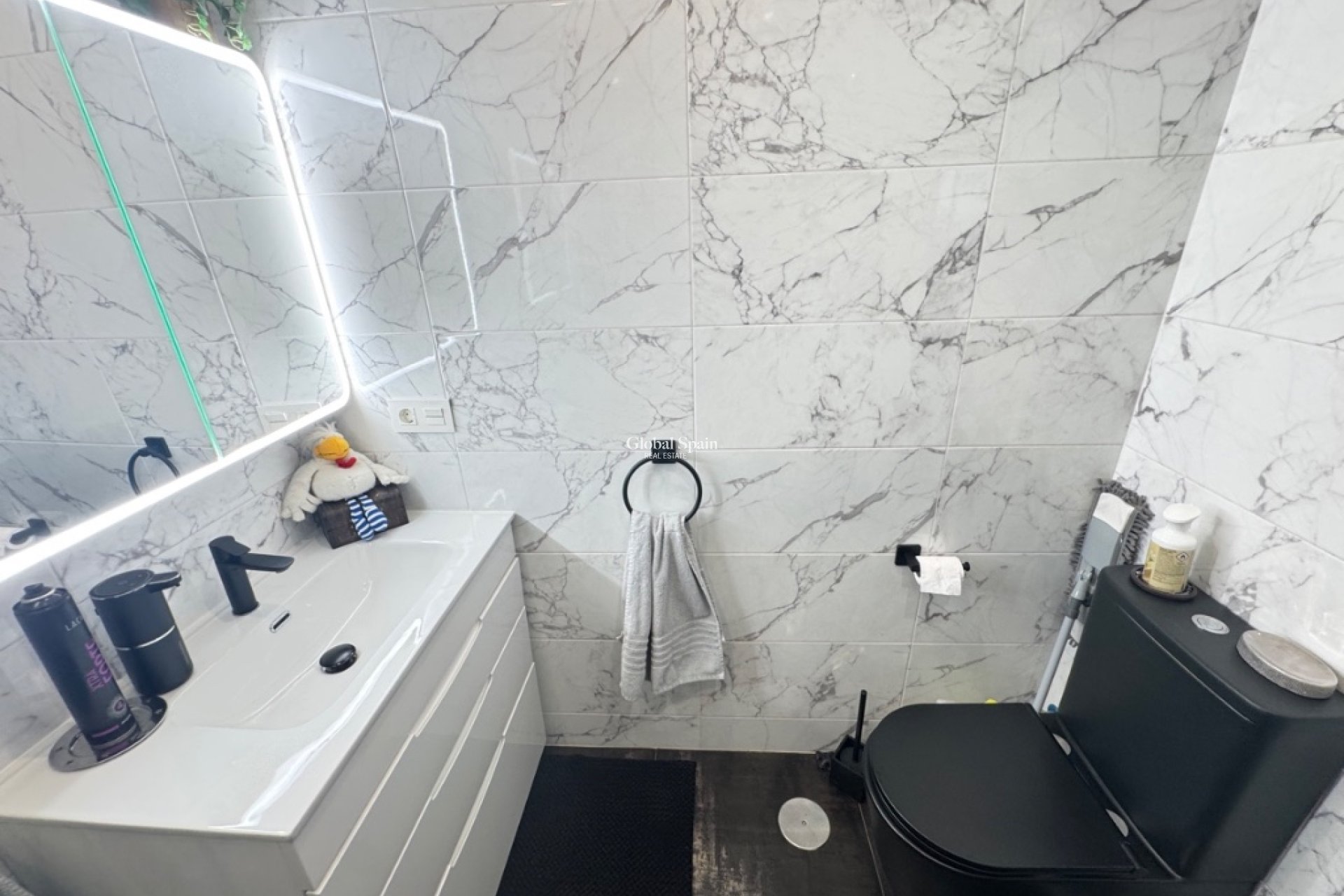 Wederverkoop - Huis -
ORIHUELA COSTA - VILLAMARTÍN