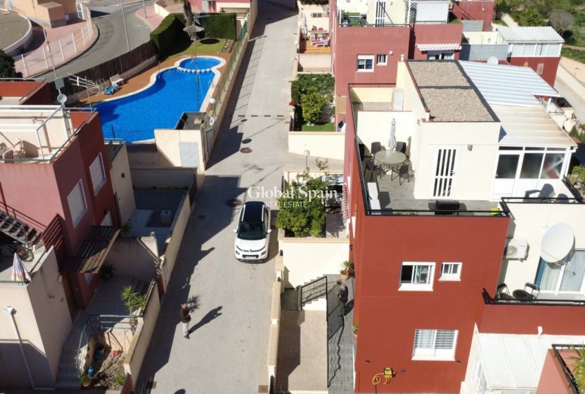 Wederverkoop - HUIS -
ORIHUELA COSTA - VILLAMARTÍN