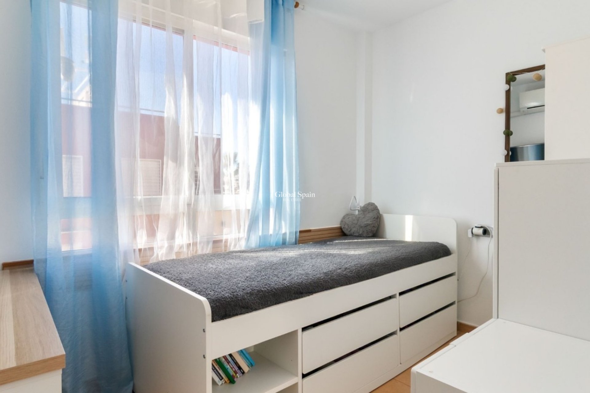 Wederverkoop - HUIS -
ORIHUELA COSTA - VILLAMARTÍN