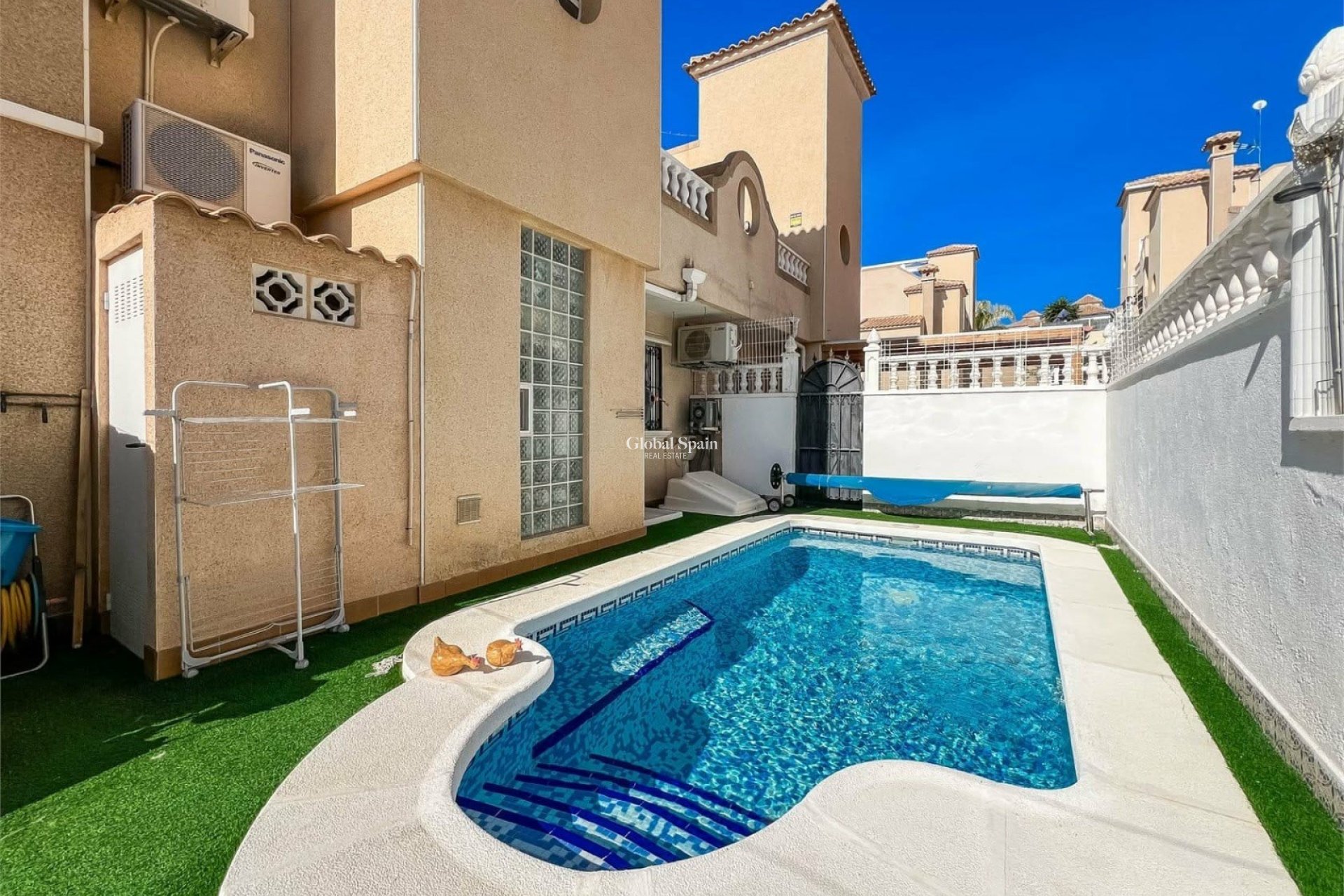 Wederverkoop - HUIS -
ORIHUELA COSTA - VILLAMARTÍN