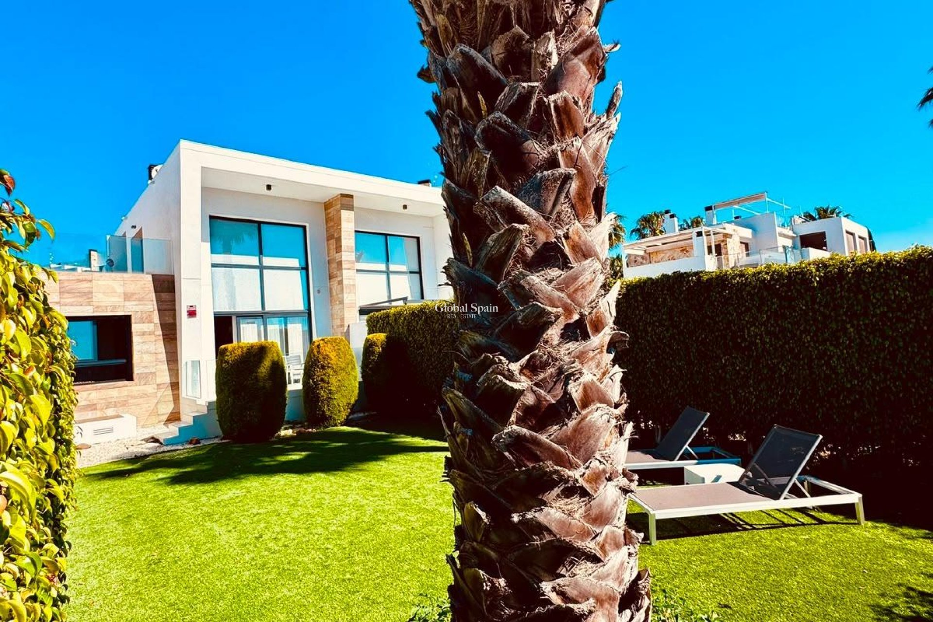 Wederverkoop - HUIS -
ORIHUELA COSTA - VILLAMARTÍN