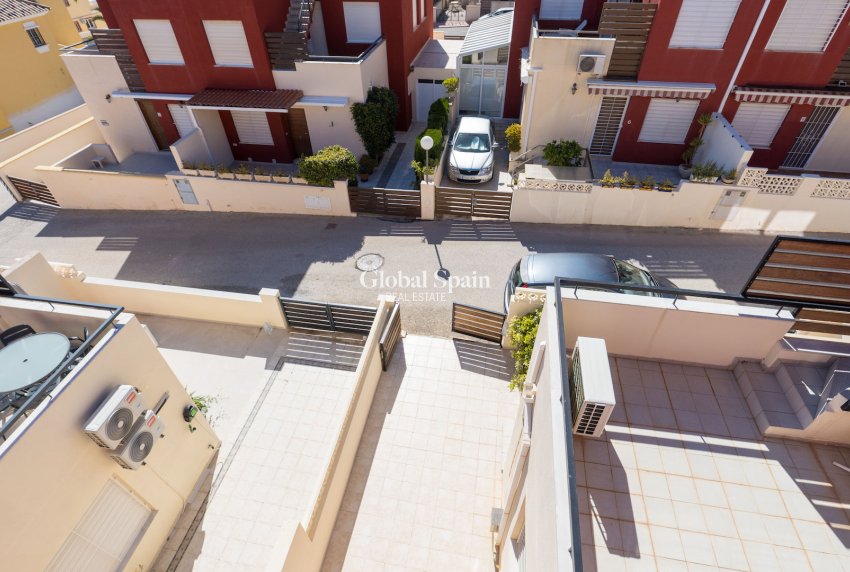 Wederverkoop - HUIS -
ORIHUELA COSTA - VILLAMARTÍN