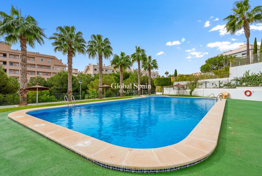 Wederverkoop - HUIS -
ORIHUELA COSTA - VILLAMARTÍN