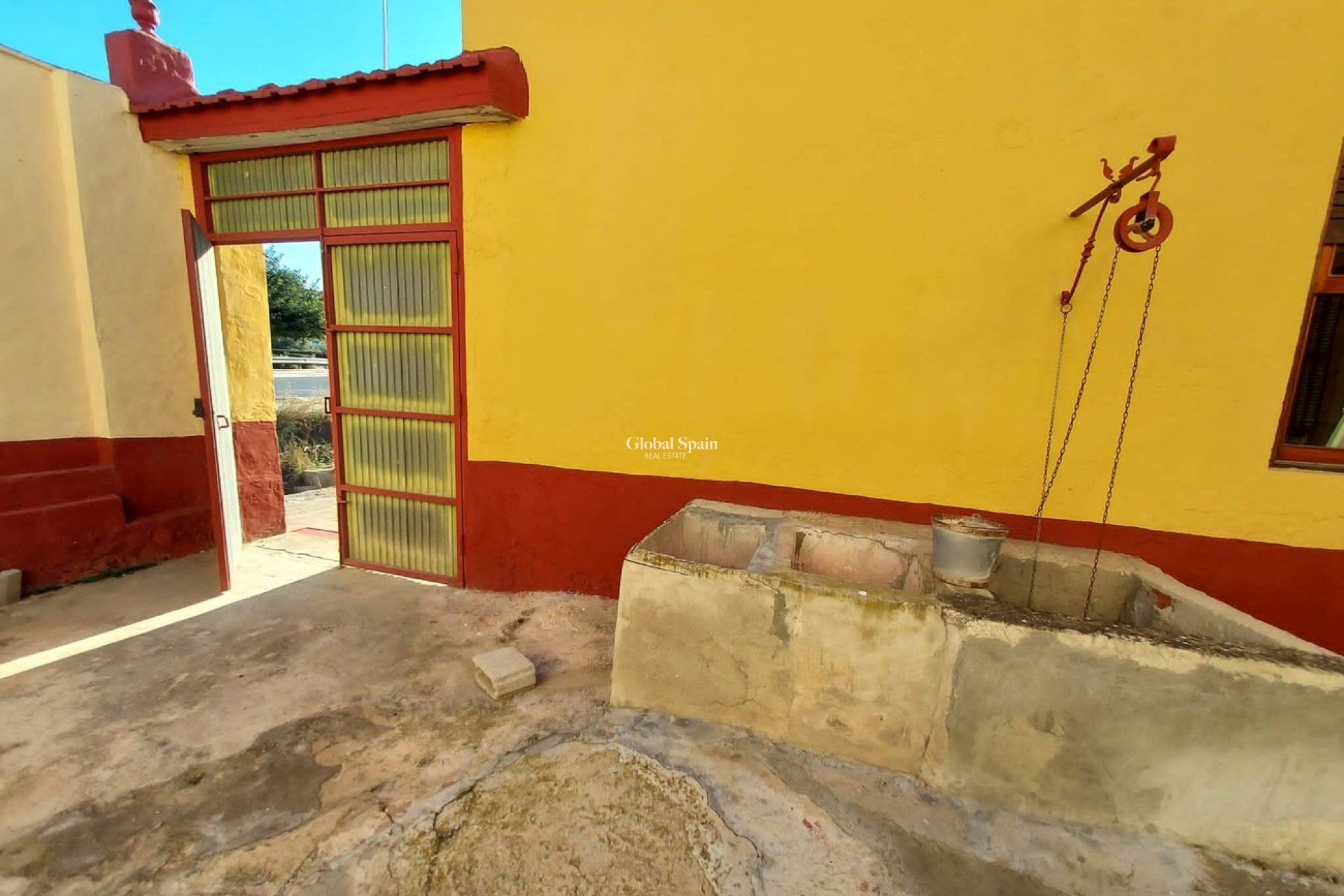 Wederverkoop - HUIS -
ORIHUELA - Desamparados