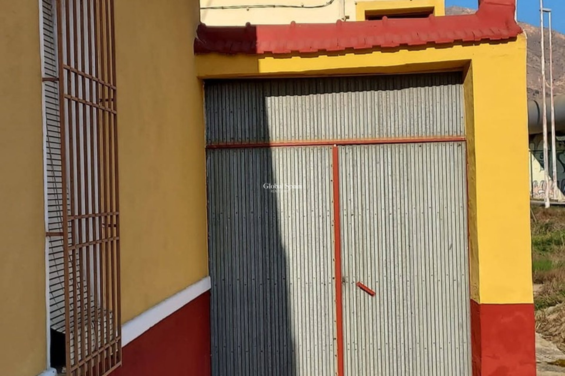 Wederverkoop - HUIS -
ORIHUELA - Desamparados