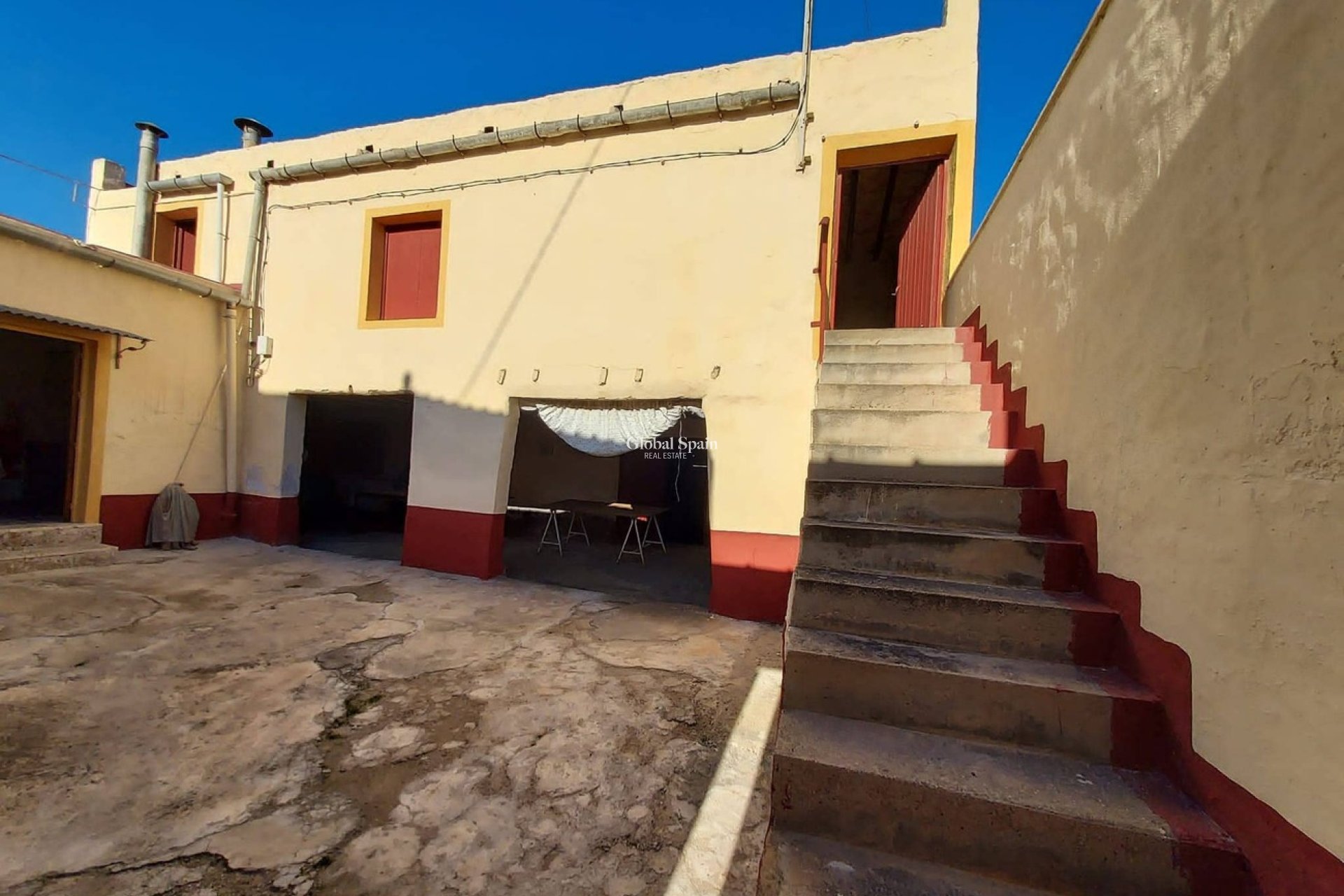 Wederverkoop - HUIS -
ORIHUELA - Desamparados