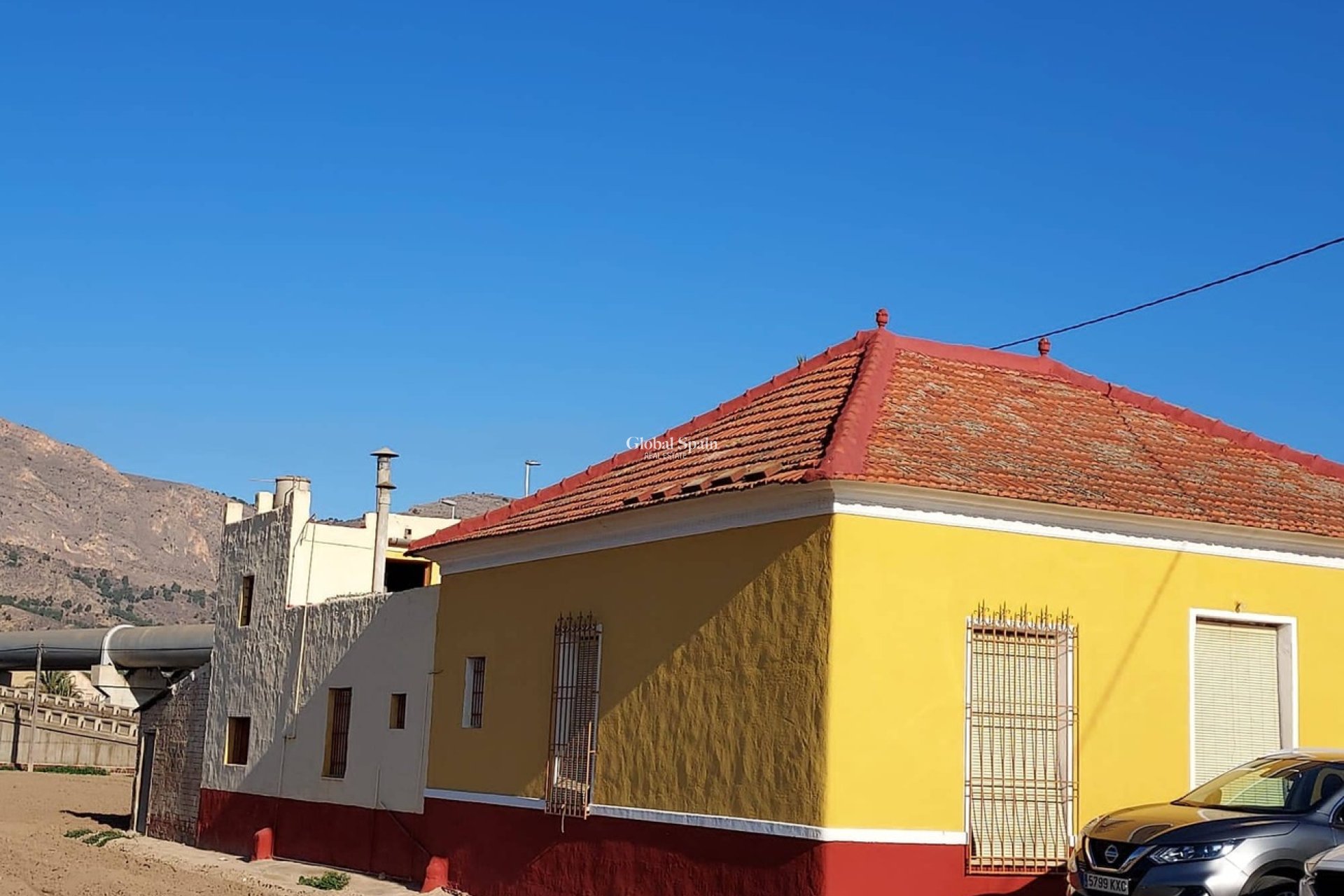 Wederverkoop - HUIS -
ORIHUELA - Desamparados
