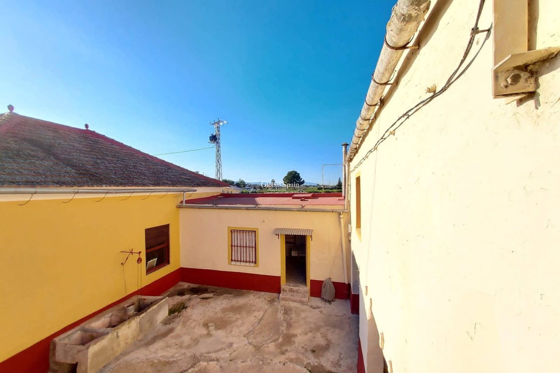 Wederverkoop - HUIS -
ORIHUELA - Desamparados