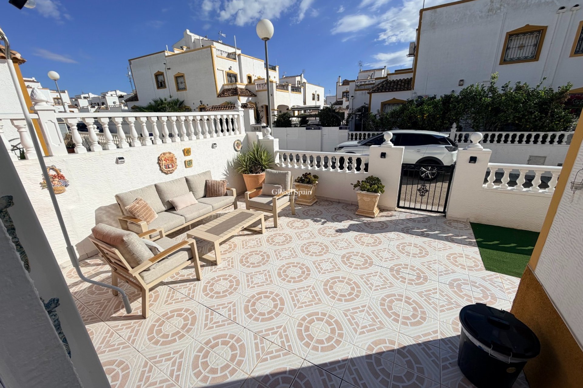 Wederverkoop - HUIS -
ORIHUELA - Entre Naranjos