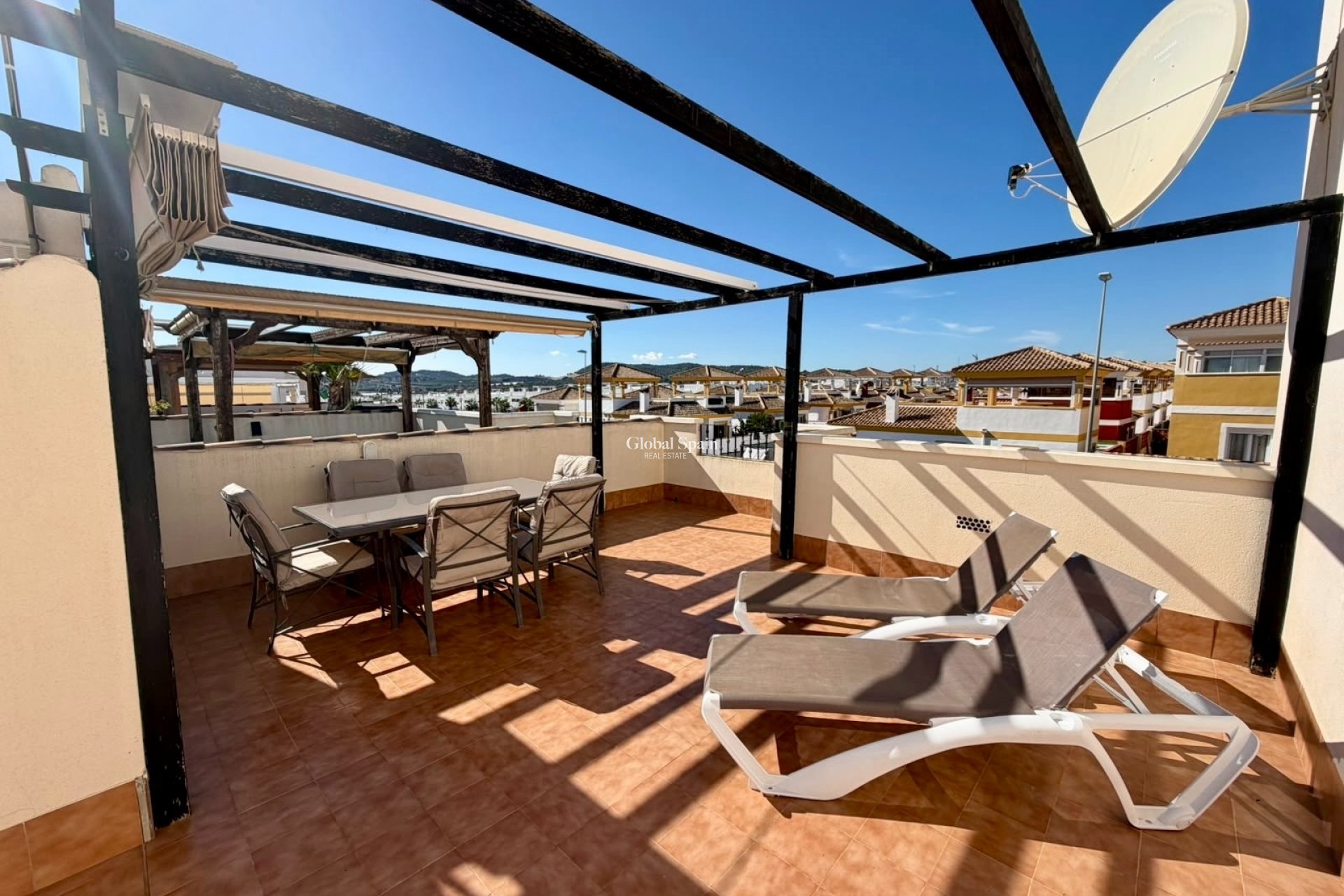 Wederverkoop - HUIS -
ORIHUELA - Entre Naranjos
