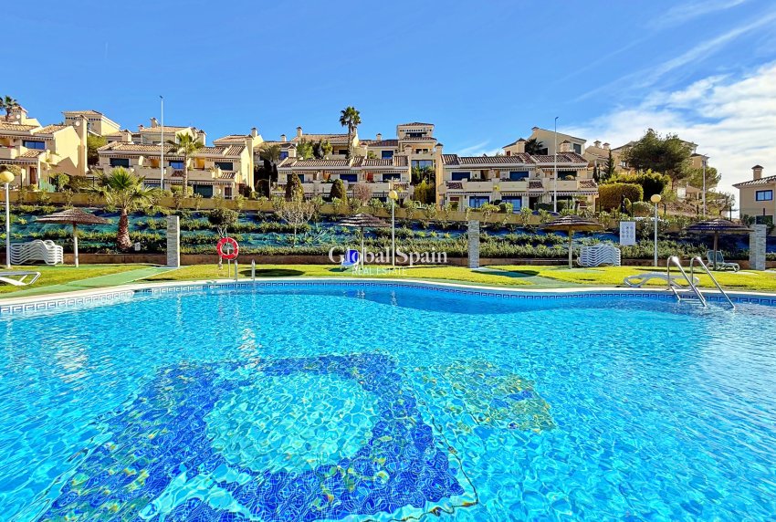 Wederverkoop - HUIS -
ORIHUELA - Inland