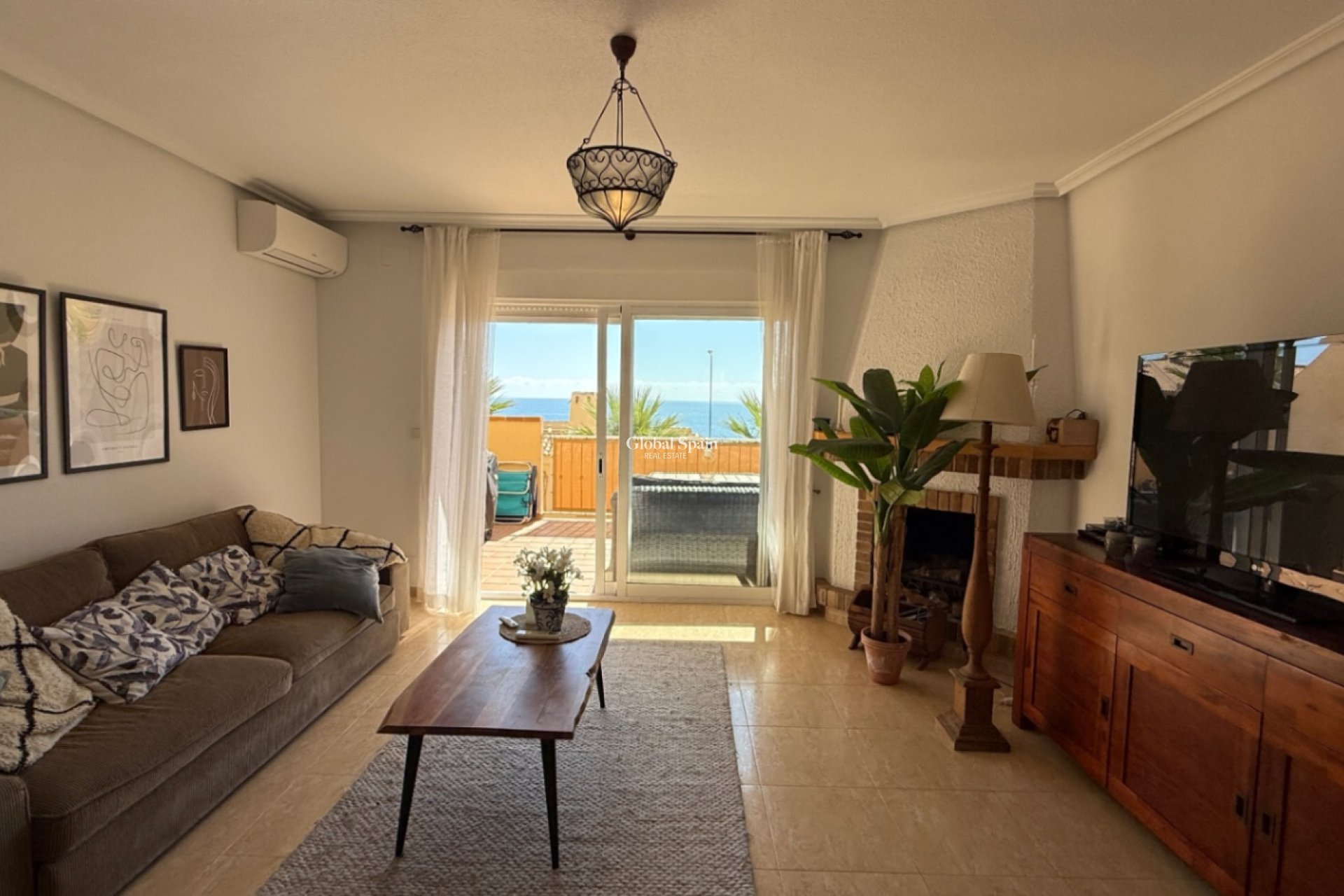 Wederverkoop - HUIS -
ORIHUELA - Inland