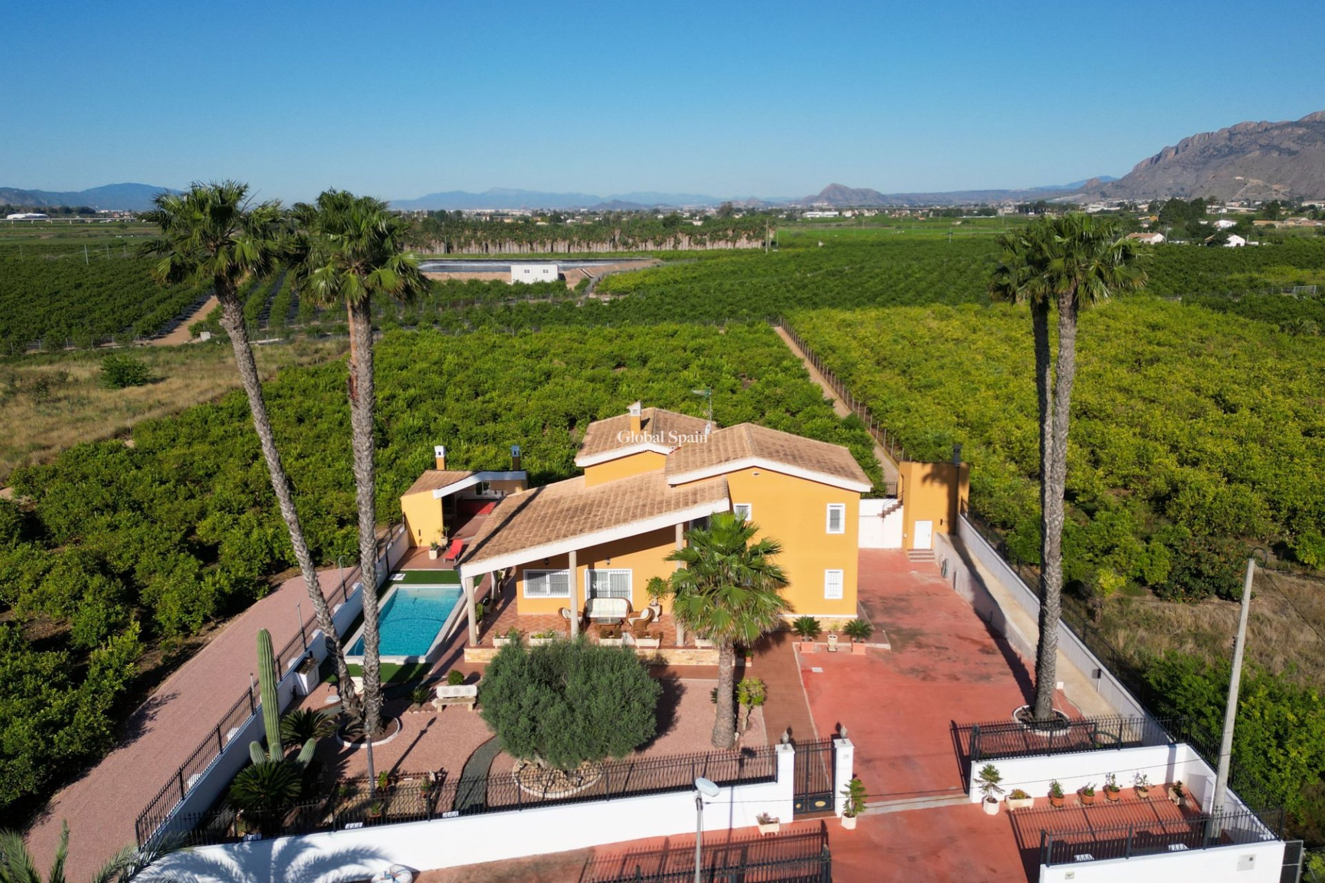 Wederverkoop - HUIS -
ORIHUELA - Inland