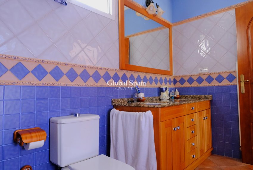 Wederverkoop - HUIS -
ORIHUELA - Inland