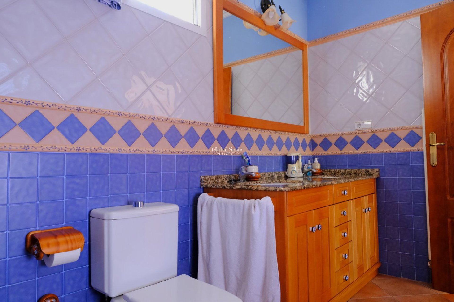 Wederverkoop - HUIS -
ORIHUELA - Inland