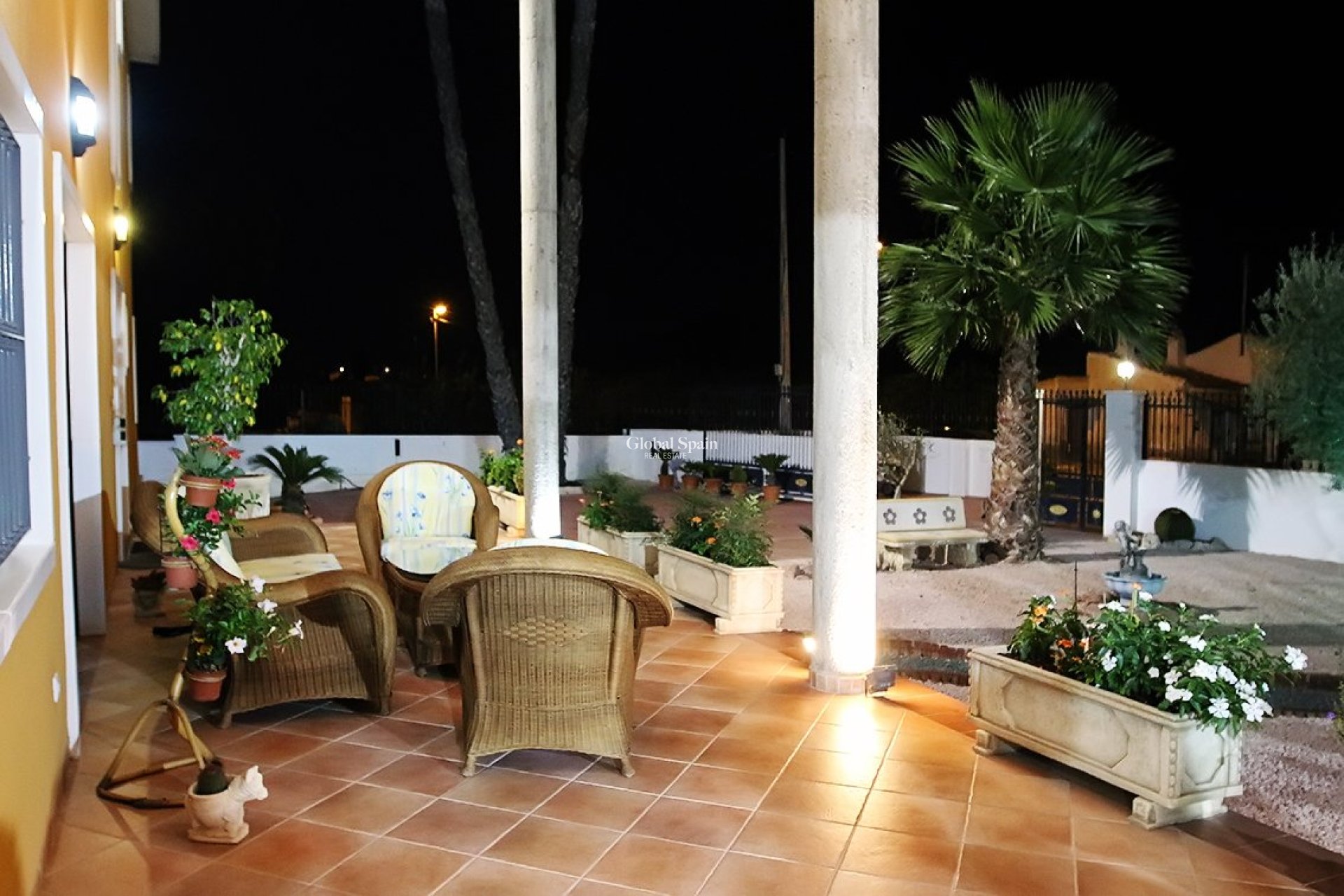 Wederverkoop - HUIS -
ORIHUELA - Inland