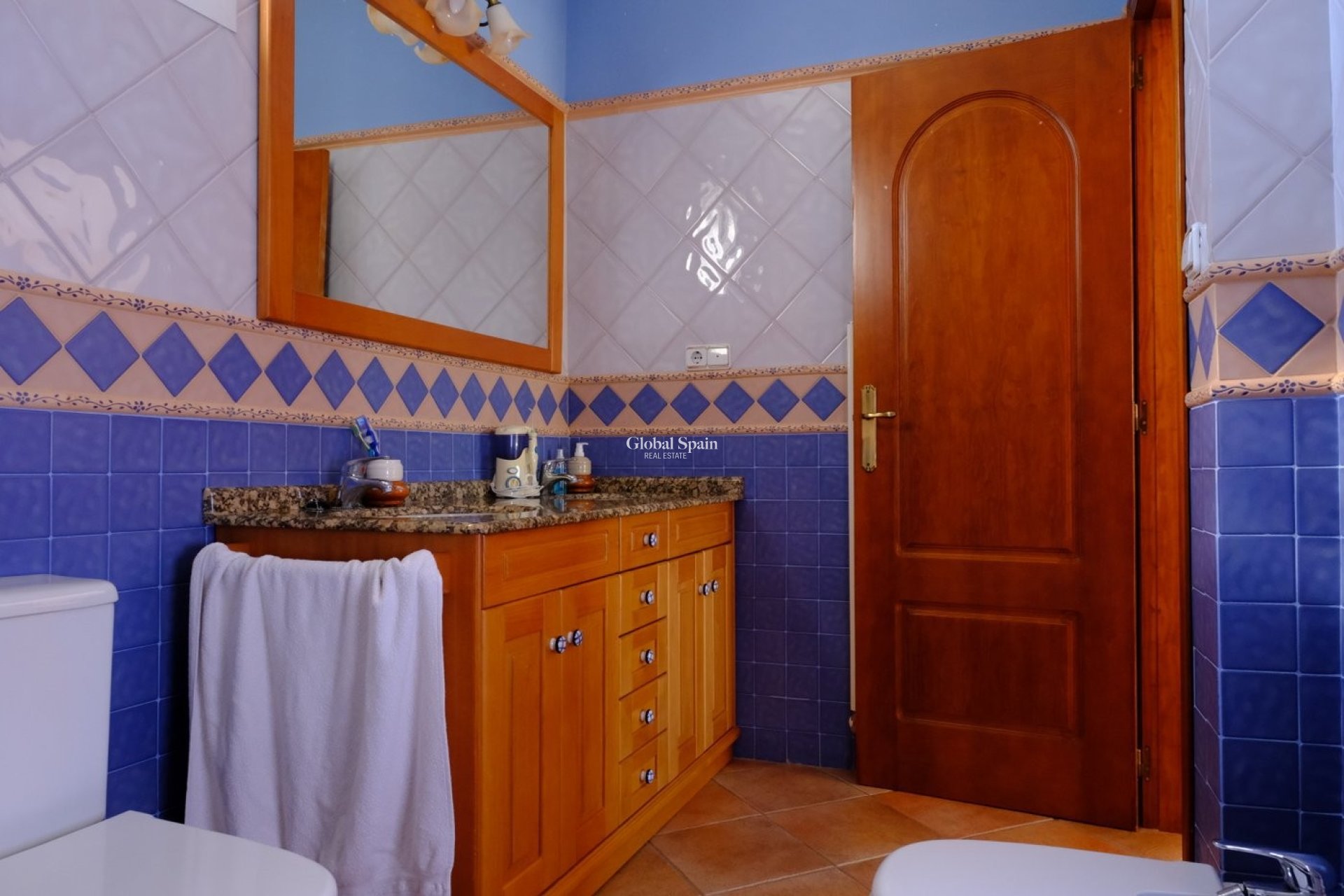 Wederverkoop - HUIS -
ORIHUELA - Inland