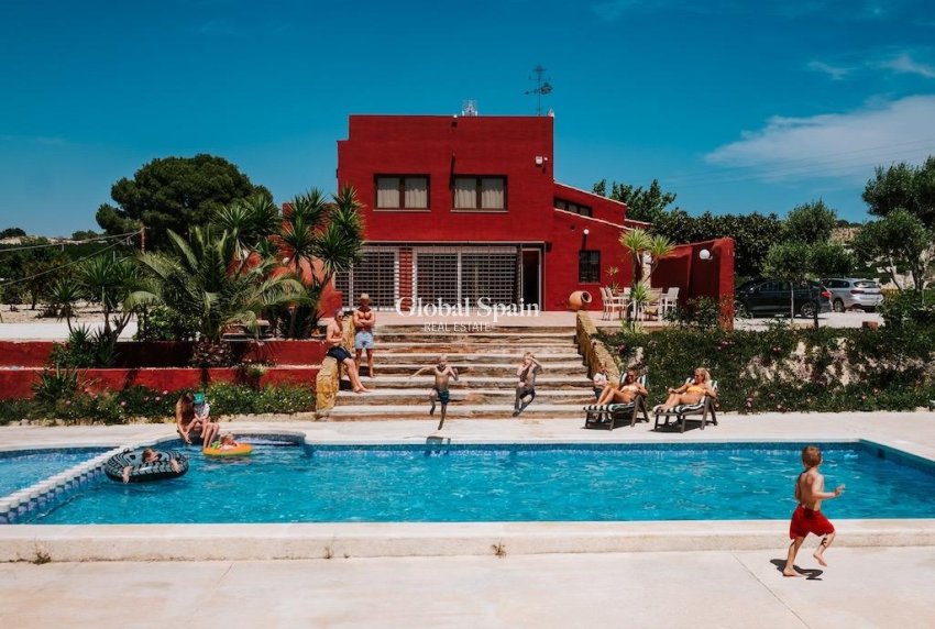 Wederverkoop - HUIS -
ORIHUELA - Inland