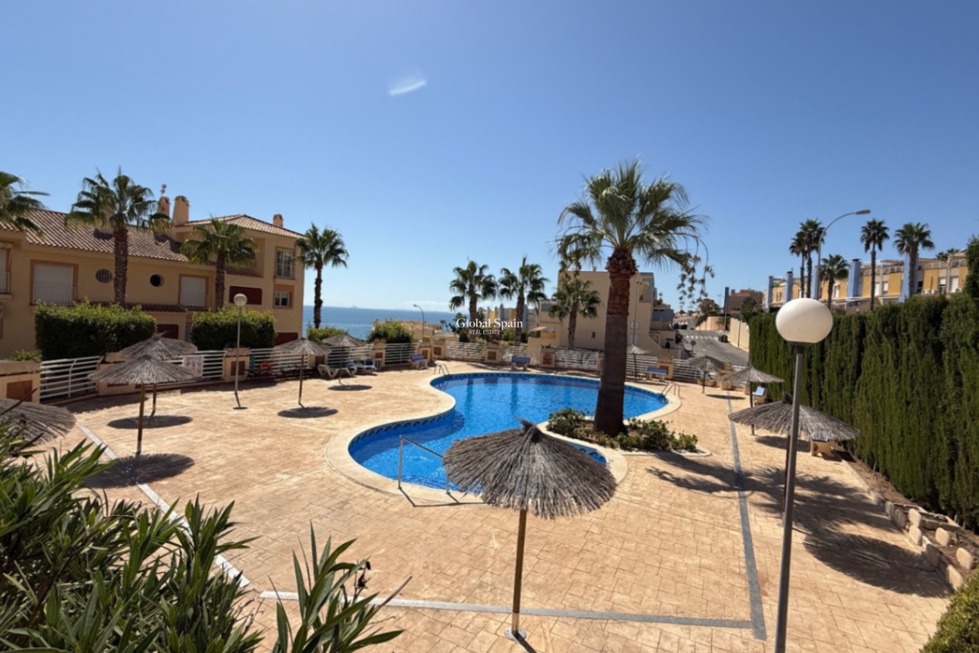 Wederverkoop - HUIS -
ORIHUELA - Inland