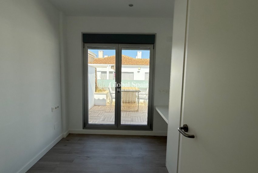 Wederverkoop - HUIS -
ORIHUELA - Inland